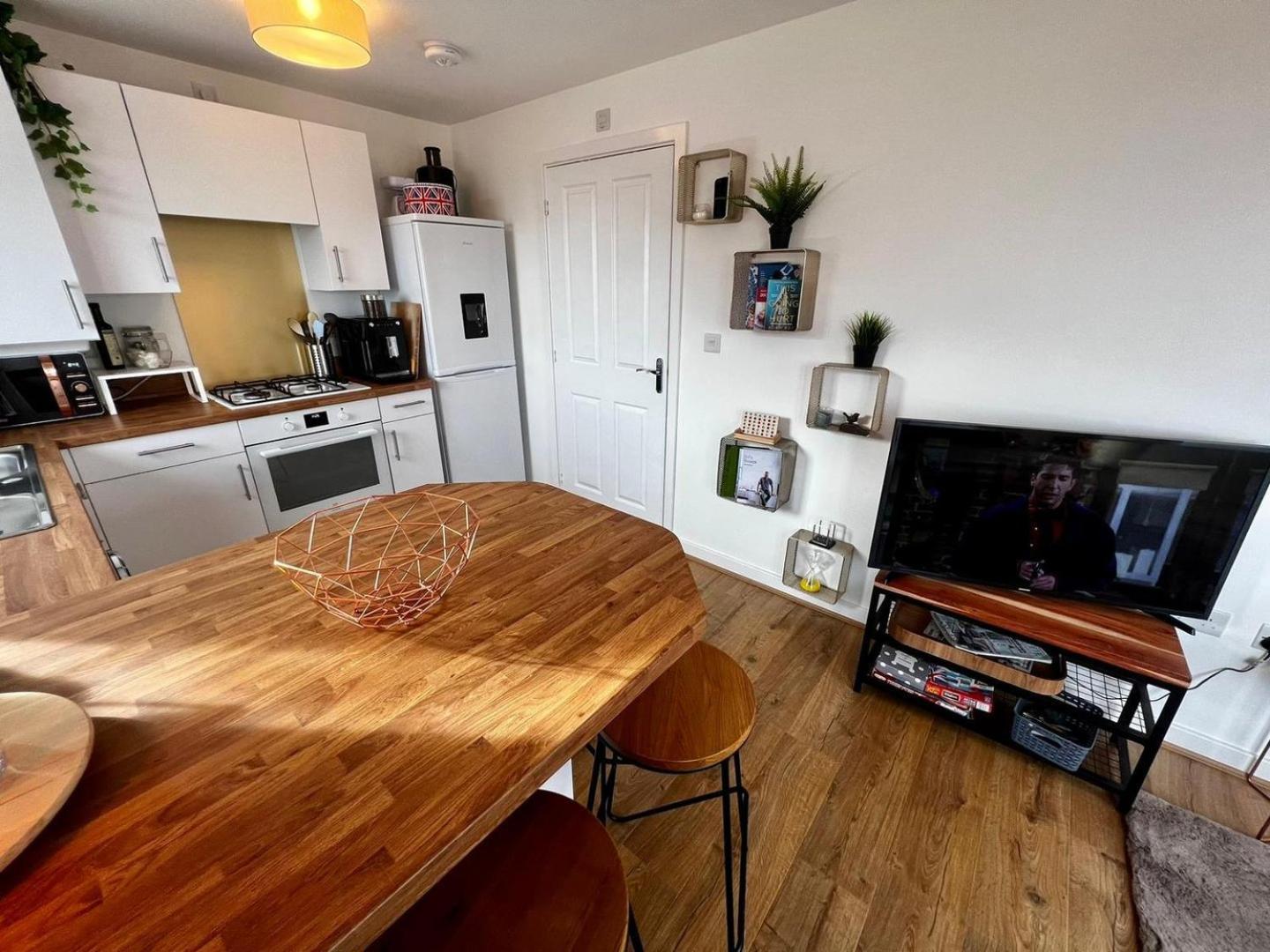 Two Bedroom Apartment In Barry-Close To Beach エクステリア 写真